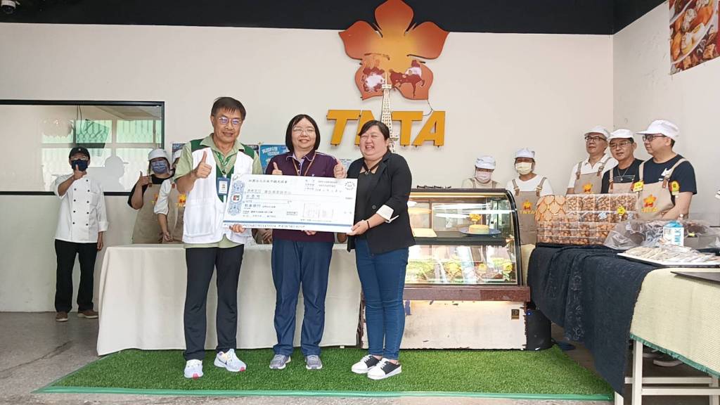 蛋糕餅乾派對 愛心義賣日 學員手作甜點傳愛助學