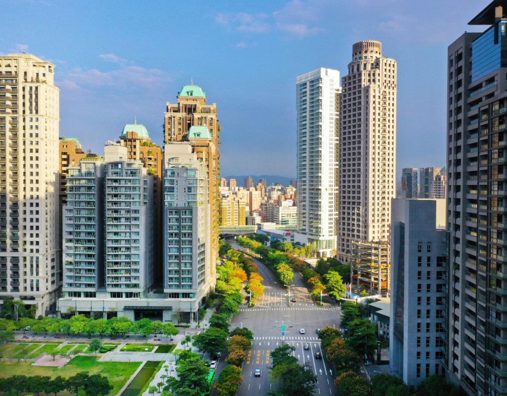 RM市政9號:大師封筆之作 點亮台中天際線的白色藝術地標